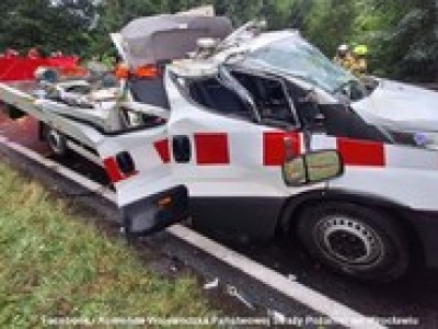 Drzewo spadło na przejeżdżające auto. Tragedia na Dolnym Śląsku