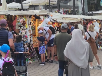 Arabowie zalewają Zakopane. Jedna rzecz u górali wciąż im przeszkadza. 