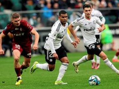 Legia pracuje nad transferem pomocnika. To wychowanek Barcelony