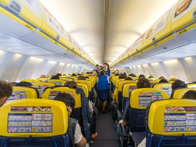 Na tych lotach Ryanair Polacy nie kupią wody ani kanapki. Powód jest dość zaskakujący