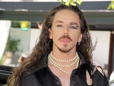 Michał Szpak odpowiada na krytykę swojego wizerunku. 