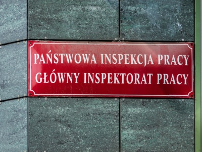 Państwo poważnie zabiera się za umowy 