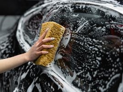 Nie daj się oszukać na parkingu czy w myjni. Zaskakujące wyniki kontroli NIK