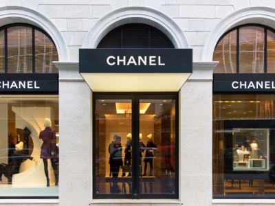 Chanel wie, jak zarządzać marką luksusową. Francuski dom mody pozyskał właśnie 700 mln euro