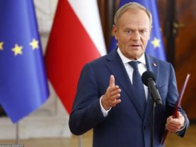 Tusk skarży się na wysokie stopy. A gospodarka rozpędzona. Sam to przyznał [ANALIZA]