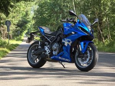 Suzuki GSX-8R to motocykl, który chcecie mieć. Jest mistrzem w każdej kategorii