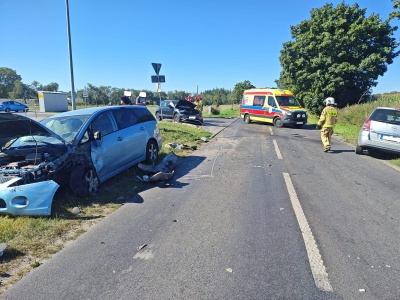 Niebezpieczny dzień na drogach powiatu grodziskiego! Lądował śmigłowiec LPR