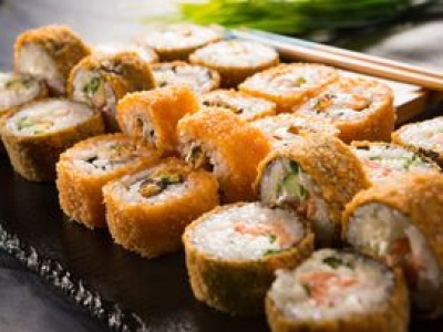 Lubisz sushi, ale mdli cię na myśl o surowej rybie? Oto rozwiązanie