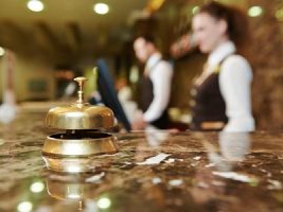 Dziecko i dorosły meldują się hotelu. Od teraz będzie trudniej! Hotelarze wyliczają problemy