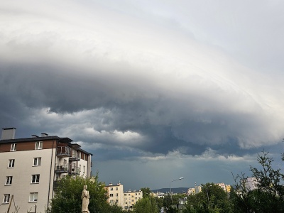 Nadciąga burza? RCB ostrzega