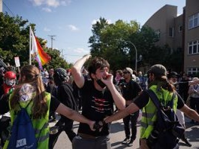 Protest przed konwencją demokratów. Demonstranci sforsowali ogrodzenie