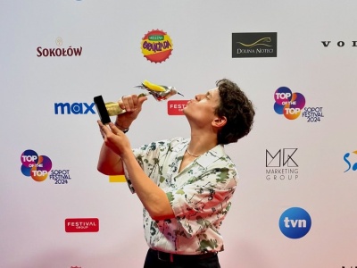 Oskar Cyms laureatem Bursztynowego Słowika na Top of the Top Sopot Festival 2024