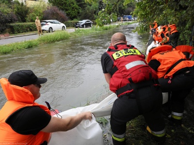 Burze nad Polską. Alarmy dla sześciu województw. 