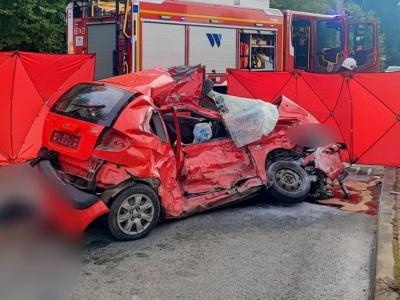 Nie żyje młody kierowca osobówki. Popełnił tragiczny w skutkach błąd