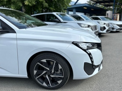 11 samochodów Peugeot dla Pragi. Kontrakt obejmuje modele elektryczne oraz hybrydy