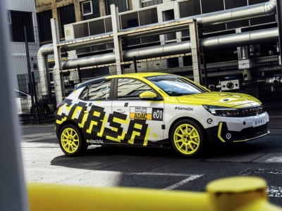 Opel prezentuje na targach Gamescom przyciągającą wzrok Corsę Rally Electric w specjalnej odsłonie „Gamescom look”