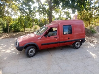 Citroën C15, cichy bohater na jakiego nie zasługujemy. Tworzy się kult starego dostawczaka?