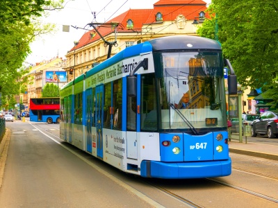 Kraków pokazał jak to robić. Stary tramwaj, a chłodzi jak nowy