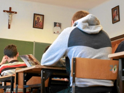 Spór o religię w szkołach. Nowacka uderza w episkopat: skończyło się eldorado