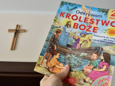 Lekcje religii. Nowe statystyki obnażają prawdę o sytuacji w szkołach