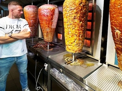 Lukas Podolski ma plan na biznes. Stawia na kebabomaty