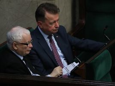 Błaszczak odgraża się po decyzji PKW. 