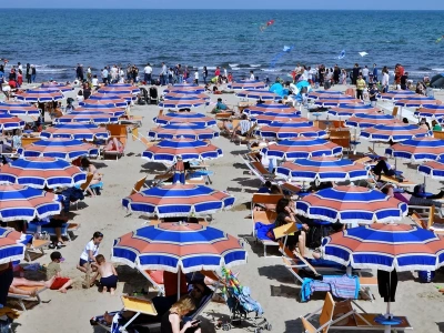 Ten problem rozgrzał włoskie plaże. W proteście zamknięto parasole