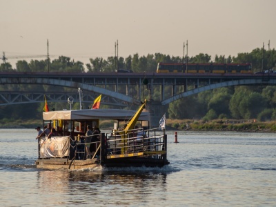 Niski stan wody w Wiśle. Nie kursują stołeczne promy