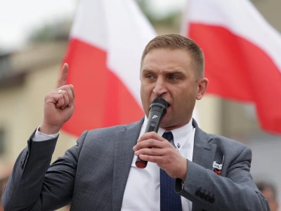 Lawina komentarzy po przeszukaniu w domu Bąkiewicza. „Milcz, głupi chłopie„