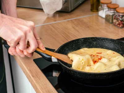 Nikt mi nie wierzy, że wlewam go do omletu. Wychodzi boski i idealnie puszysty