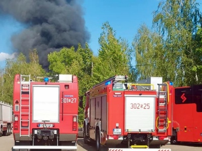 Kłęby czarnego dymu nad Zabrzem. Mówi się o niebezpiecznych odpadach