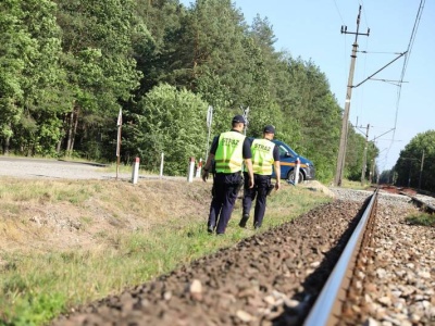 Funkcjonariusze SOK przerwali niebezpieczną zabawę na torach