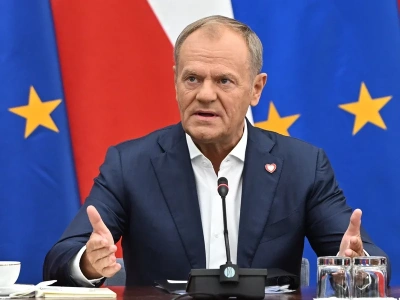 „Niedyskrecje”. Tusk podpatrzył tę taktykę u Macrona. Zadanie dla Trzaskowskiego