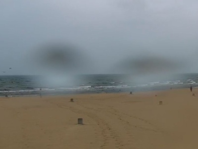 To już koniec. Kamera skierowana na plażę w Gdyni nie pozostawia złudzeń, to dzieje się od rana