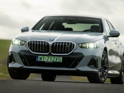 Kierowca BMW 540d otrzymał mandat w wysokości 520 tys. zł za „jazdę na zderzaku”