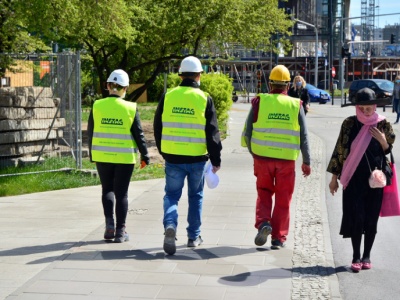 Dla cudzoziemca umowa o pracę a dla Polaka? Nowe propozycje resortu pracy