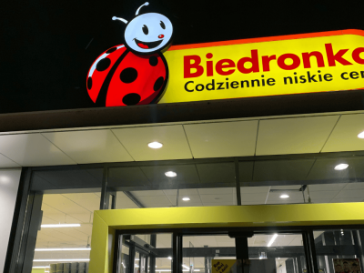 Biedronka oszalała. Wyprzedaje hity do domu za grosze