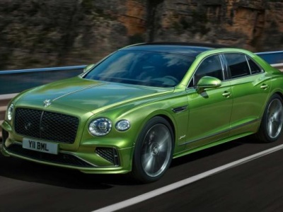 Najmocniejszy Bentley w historii już tu jedzie. 782 KM i taki sam komfort z przodu, jak i z tyłu