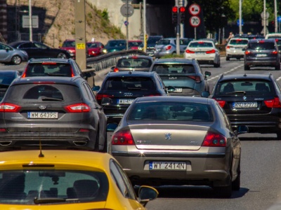 Uwaga, branża motoryzacyjna! Nadchodzi kryzys związany ze spowolnieniem sprzedaży. Auta podrożeją!