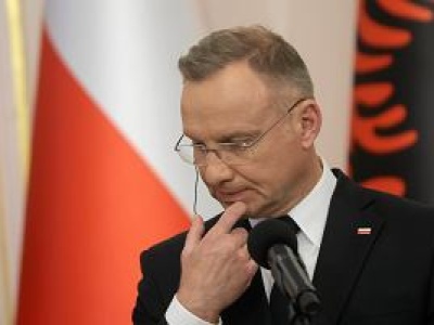 Andrzej Duda po cichu odznaczył policjantów. Jedno nazwisko szczególnie zwraca uwagę