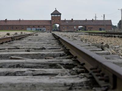 Więcej Brytyjczyków przyjedzie do Auschwitz. Touroperator ma plan