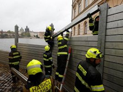 Czechy u progu wielkiej powodzi. Wieś odcięta od świata, ewakuacje i stany alarmowe w 150 miejscach