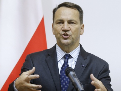 Sikorski w Kijowie. Wzywa do zniesienia w Europie zasiłków dla mężczyzn z Ukrainy