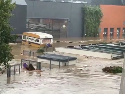 Nagranie z centrum Głuchołaz po zniszczeniu mostu tymczasowego