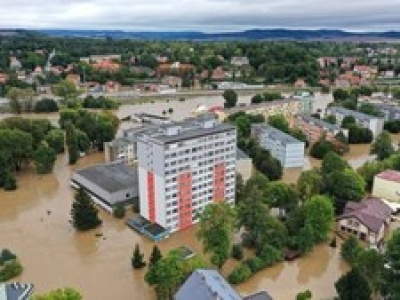 Walka z powodzią. Burmistrz Nysy wzywa do ewakuacji, Prudnik bez prądu i zasięgu  [RELACJA NA ŻYWO]