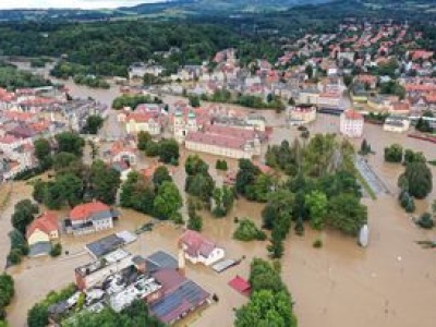 Wszystkie ręce na pokład. Stewardesa apeluje o pomoc dla powodzian