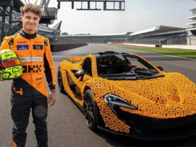 McLaren P1 z klocków LEGO na torze