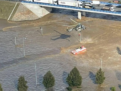 Pękła tama w Ostrawie. Woda zalewa miasto