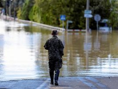 Powódź. Sytuacja na drogach i mostach - aktualne informacje