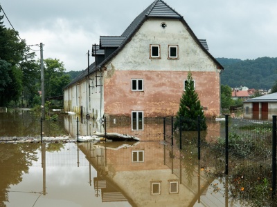 Powódź kontra biznes. Jak radzą sobie fabryki w zagrożonych regionach?